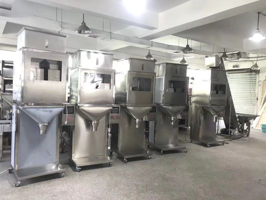 700*1200*2800mm Balanceuse linéaire semi-automatique pour l'emballage et l'emballage de litière de chat