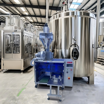 Précision du matériau de remplissage à base d'eau Machine d'emballage de copeaux de noix de coco pour remplir l'eau