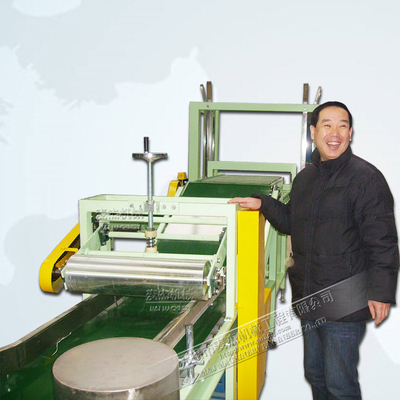 Machine automatique d'aplatissement de sacs pour matériaux d'emballage en plastique et matériel de machines