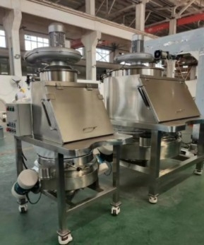 Utiliser une station de décharge de sacs de farine avec une machine à convoyeur sous vide en acier inoxydable 304