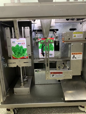 Machine de remplissage de poudre de 10 à 50 g Technologie avancée pour petits emballages de qualité médicale